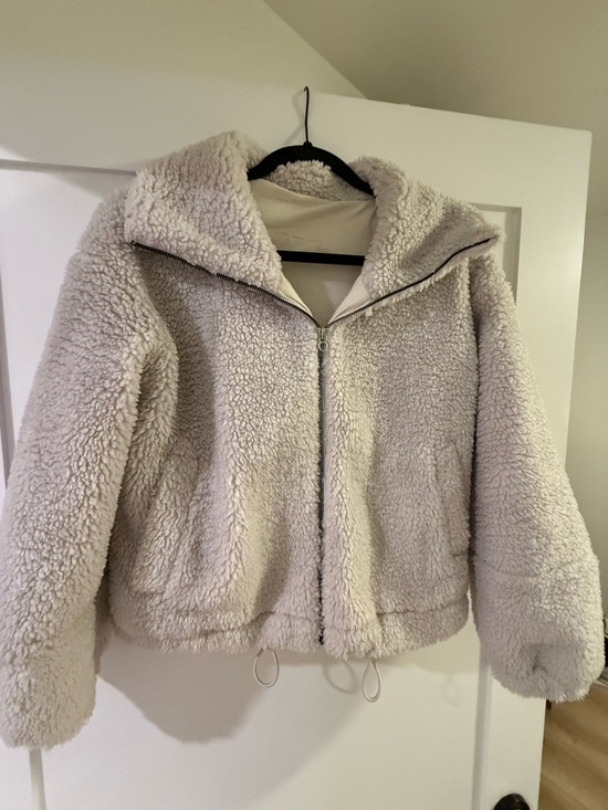 lululemon athletica Jackets & Blazers - Lululemon Cream Sherpa Zip-Up Jacket